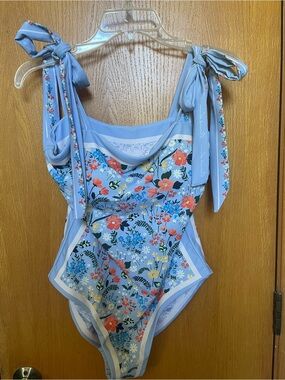 Visual Mood Grace  Floral Reversible One-Piece Swimsuit with Tie Straps, size M
